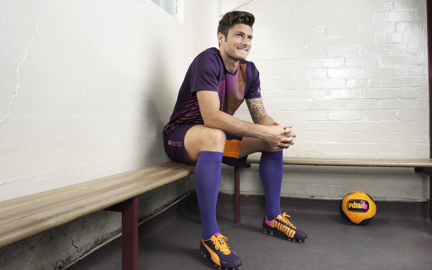 开云中国官网-场馆灯光系统完成升级夜间比赛视觉体验全面提升，运动场馆灯光照明设计施工